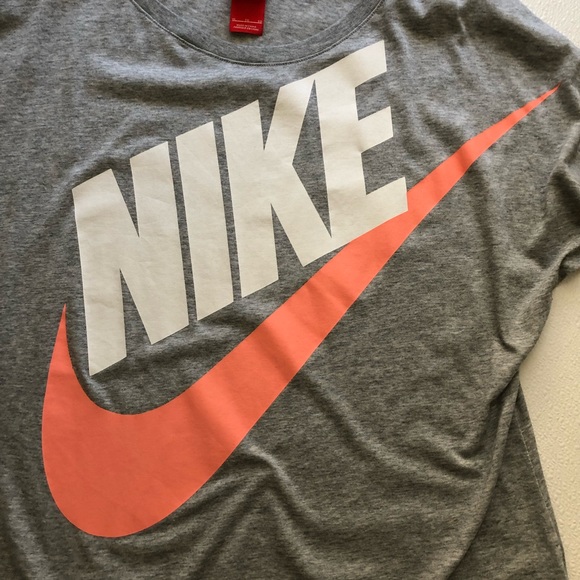 Nike Relaxed Fit Long Sleeve Graphic Tee - Picture 2 of 8